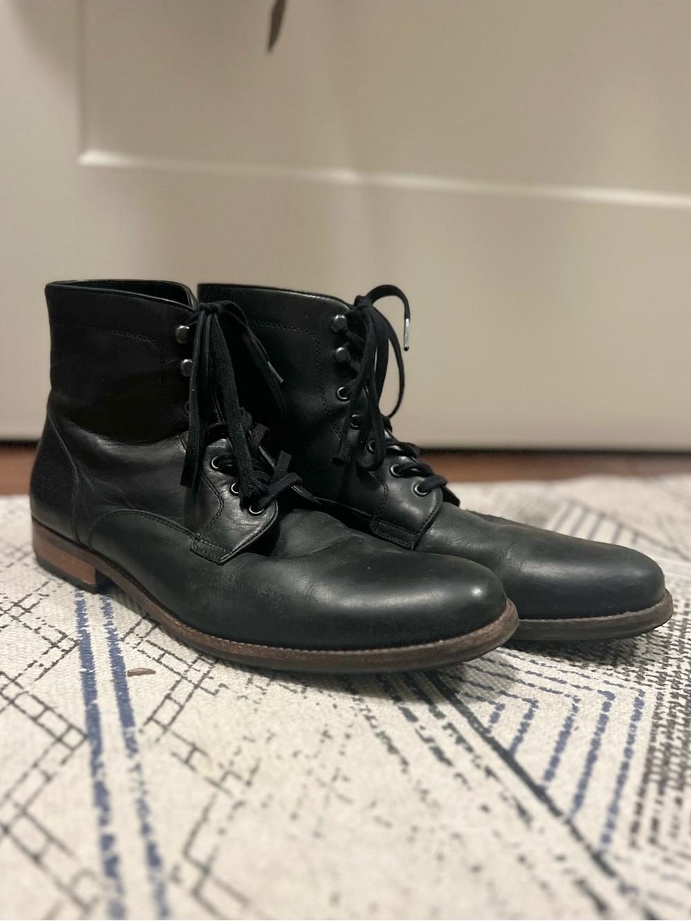 Warfield & Grand Black Leather Lace-Up Ankle Boots